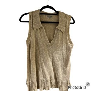 Jamison Evereve sleeveless sweater v neck with a collar size medium